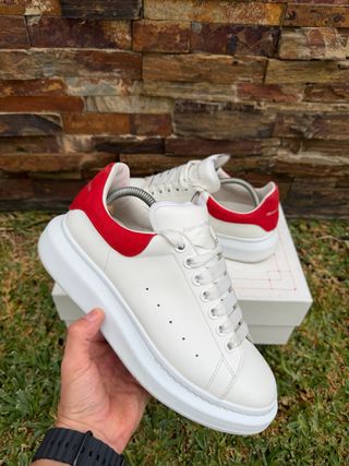 Alexander McQueen rosso e bianco