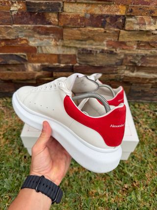 Alexander McQueen rosso e bianco