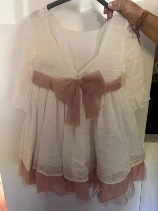 Vestido blanco y rosa niña
Zapatos