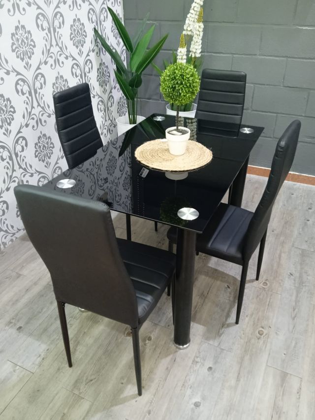 CONJUNTO DE COMEDOR + 4 SILLAS