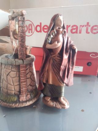 Figuras Belén: Pastora y Pozo 18cm