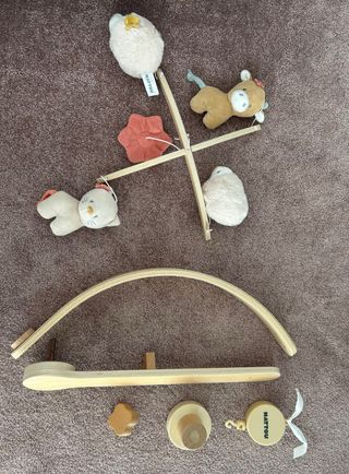 Móbil Nattou em Madeira com Animais