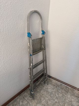 Escalera 4 peldaños aluminio