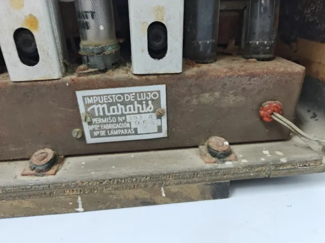 Radio a válvulas antigua