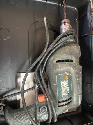 Taladro Black & Decker con maletín