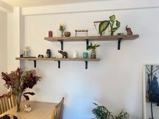 2 Estantes de pared de madera