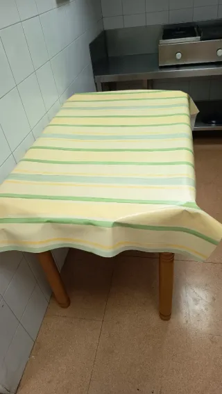 2 Mesas de Cocina Madera y Plástico