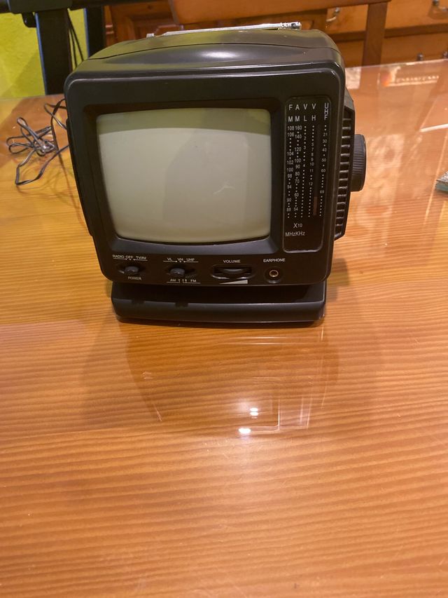 Mini TV Antigua Negra