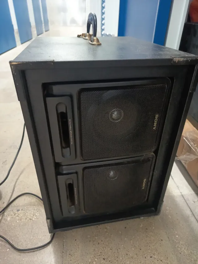 Cadena musical Sony con radio y doble cassette