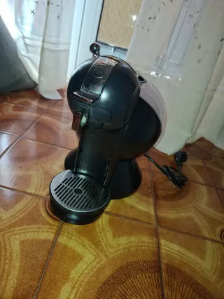 Cafetera Dolce Gusto Krups Negra
