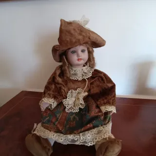 Muñeca de porcelana vintage