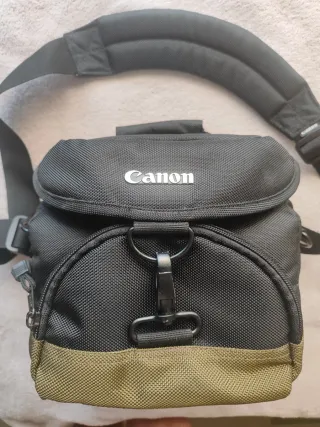 Canon EOS 1100D+Objetivo 18‑55mm+bolsas+6 Bateri