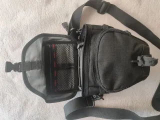 Canon EOS 1100D+Objetivo 18‑55mm+bolsas+6 Bateri