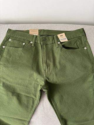 Vaqueros Levi's verde caqui/militar talla 33x32
