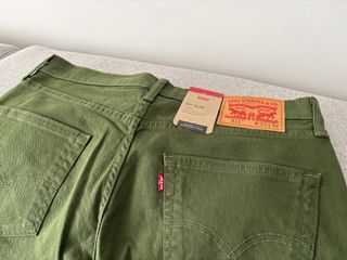 Vaqueros Levi's verde caqui/militar talla 33x32