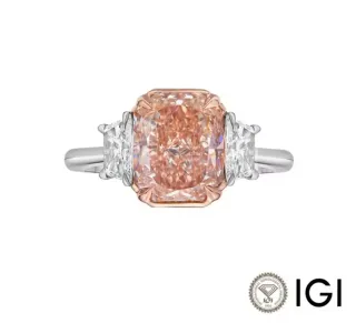 Anillos de pedida personalizados de Diamante. 