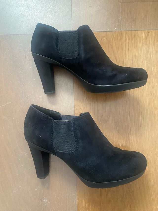 Botines Geox Tacón Ante Negro Talla 37