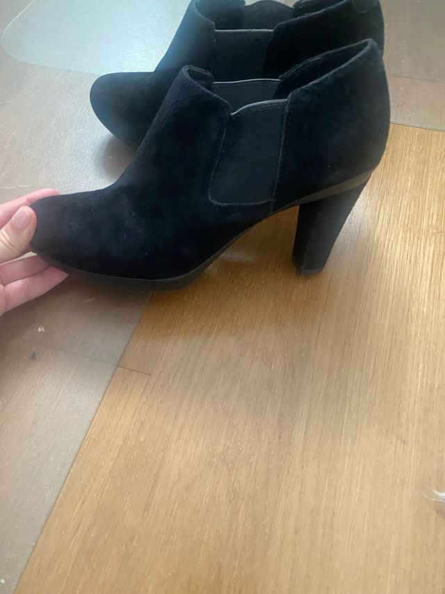 Botines Geox Tacón Ante Negro Talla 37