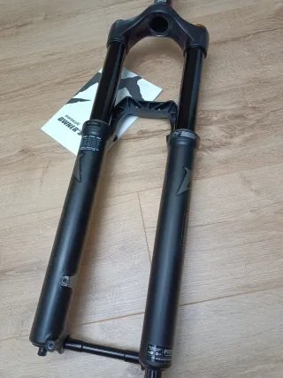 Suspensão Marzocchi Bomber Z1 160mm