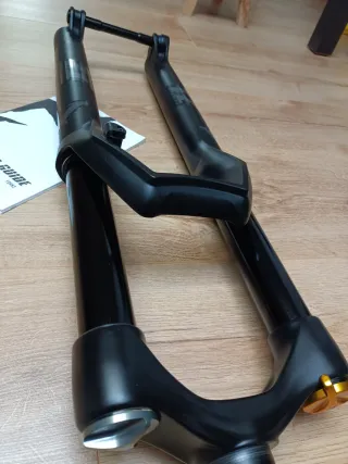 Suspensão Marzocchi Bomber Z1 160mm