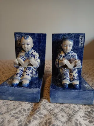 Coppia di fermalibri cinesi in porcellana