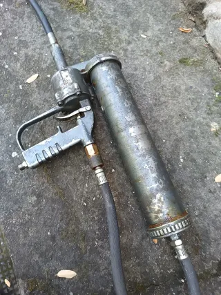 Pistola engrasadora hidráulica