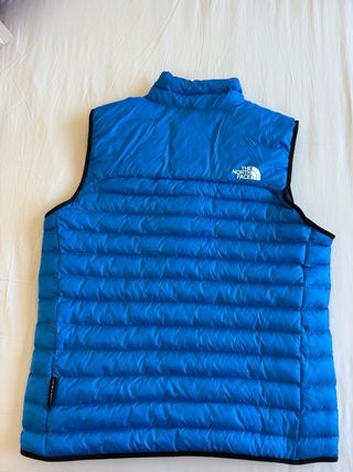 Chaleco plumas North Face azul. Talla M