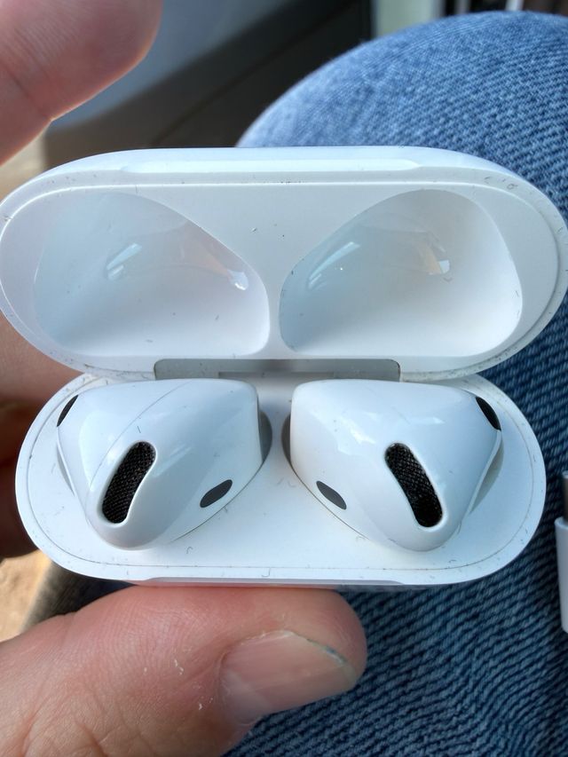 AirPods 4 con cancelación de ruido