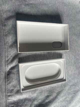Custodia nera originale per iPhone 16