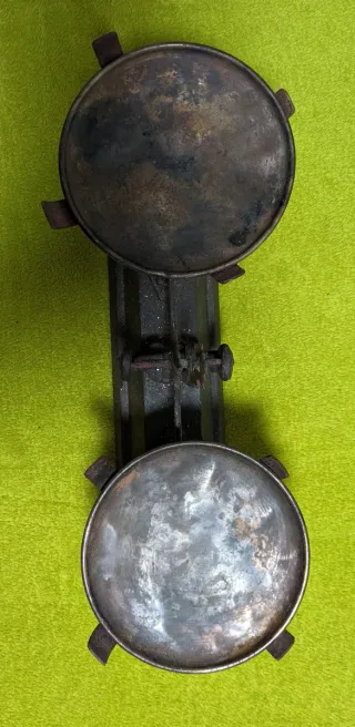 Báscula antigua de cocina