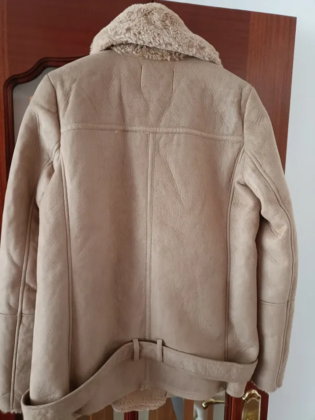 Cazadora Biker Stradivarius Beige Talla M