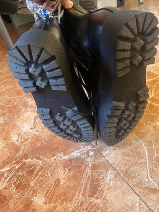 Botines negros Even&Odd con plataforma