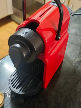 Cafetera Krups Nespresso Roja
