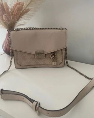 Bolso Guess Beige Cadena y Candado