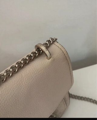 Bolso Guess Beige Cadena y Candado