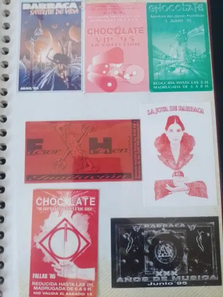 Lote de más de 100 flyers de discotecas