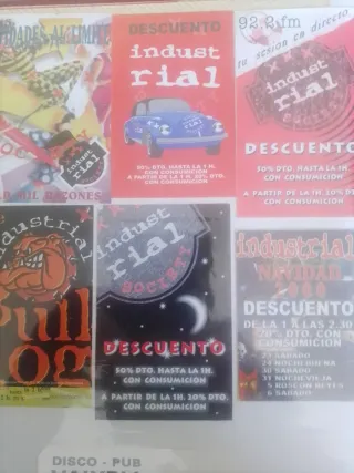 Lote de más de 100 flyers de discotecas