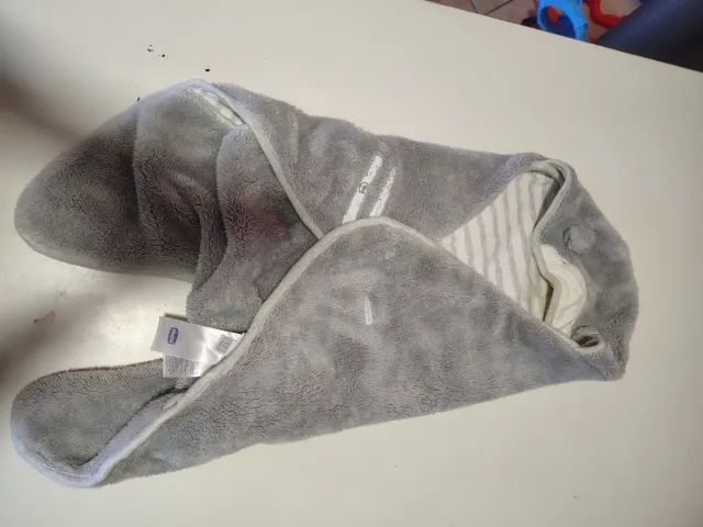 Copertina neonato grigia