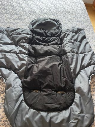 Saco universal silla bebé gris de la marca BBest.