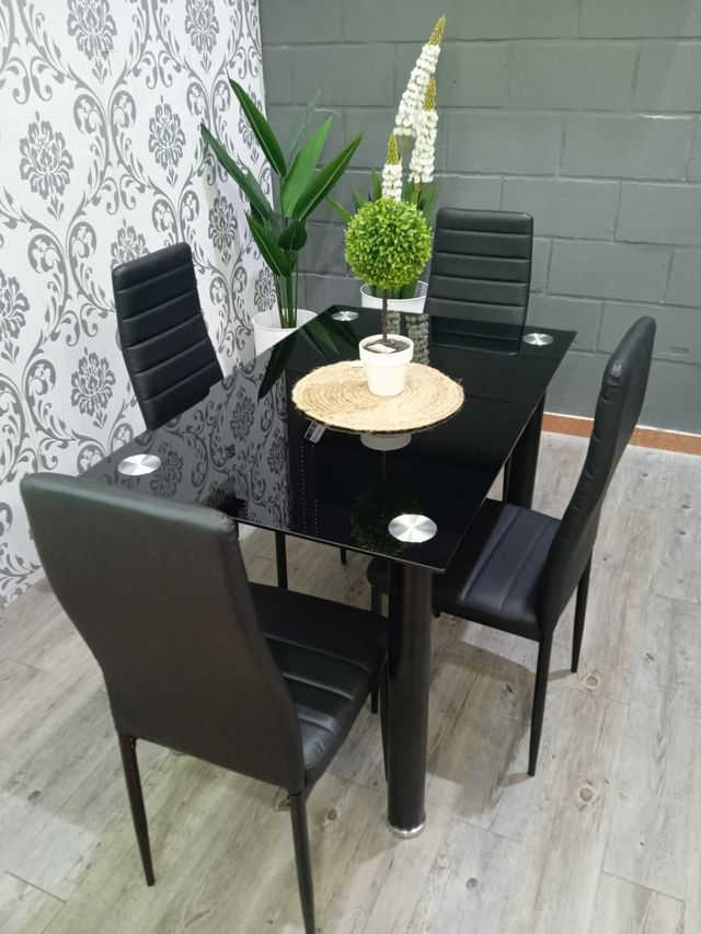 CONJUNTO DE COMEDOR + 4 SILLAS