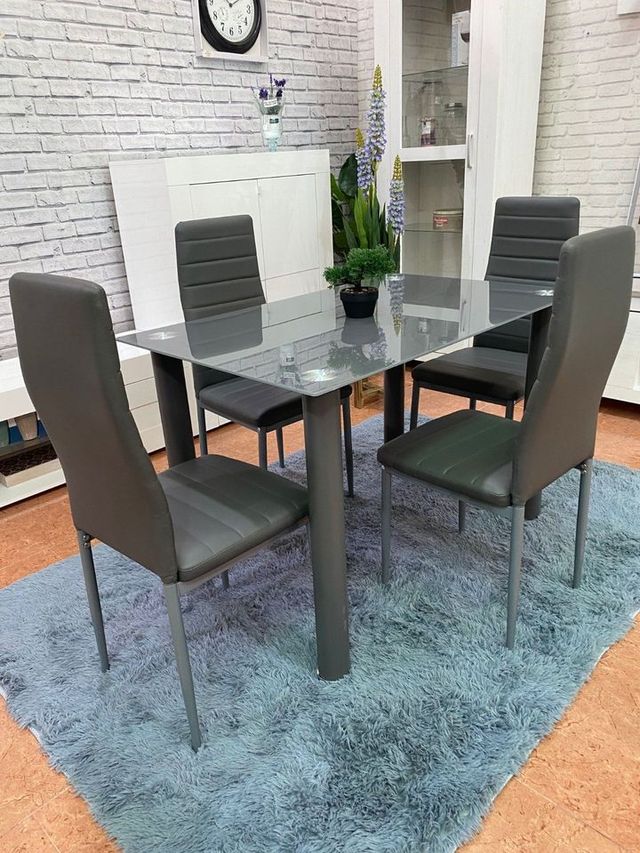 CONJUNTO DE COMEDOR + 4 SILLAS