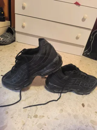 Nike Air Max 95 Negras