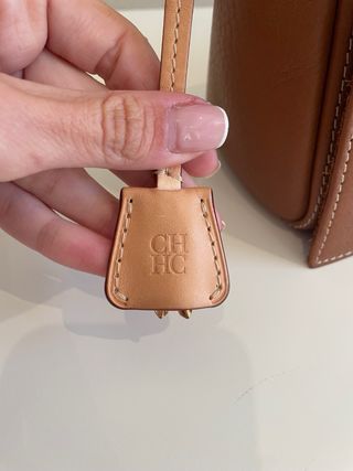 Bolso CH Carolina Herrera Andy Camel Crossbody