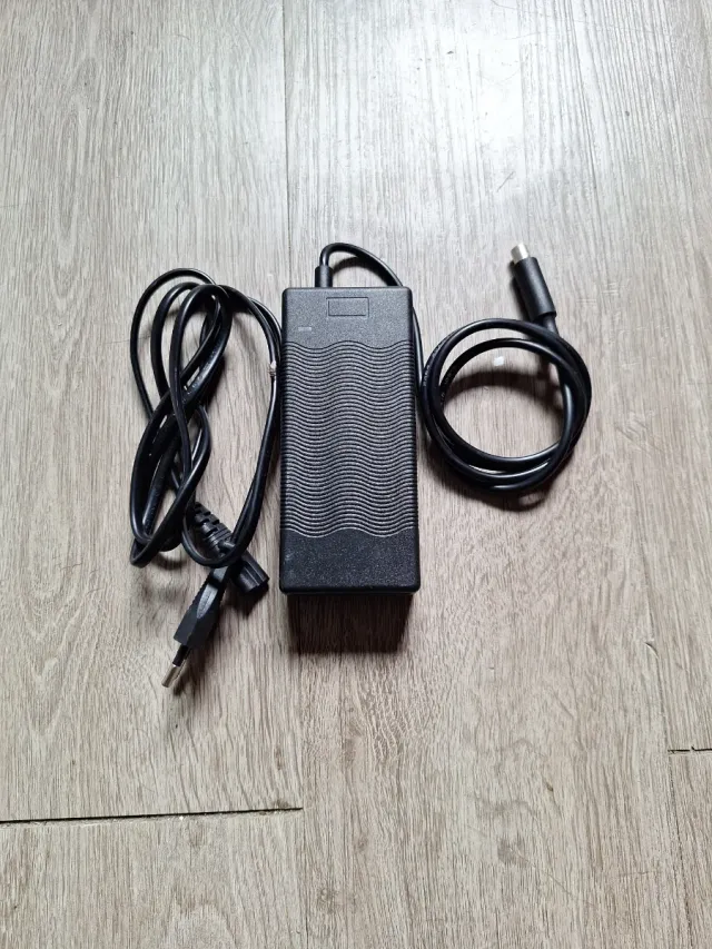 Cargador Patinete Xiaomi Nuevo