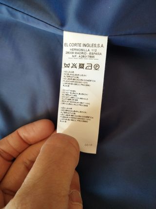 Abrigo niña estampado. Talla 6