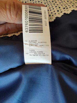 Abrigo niña estampado. Talla 6