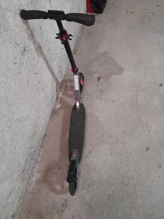 Patinete infantil rosa. 10E