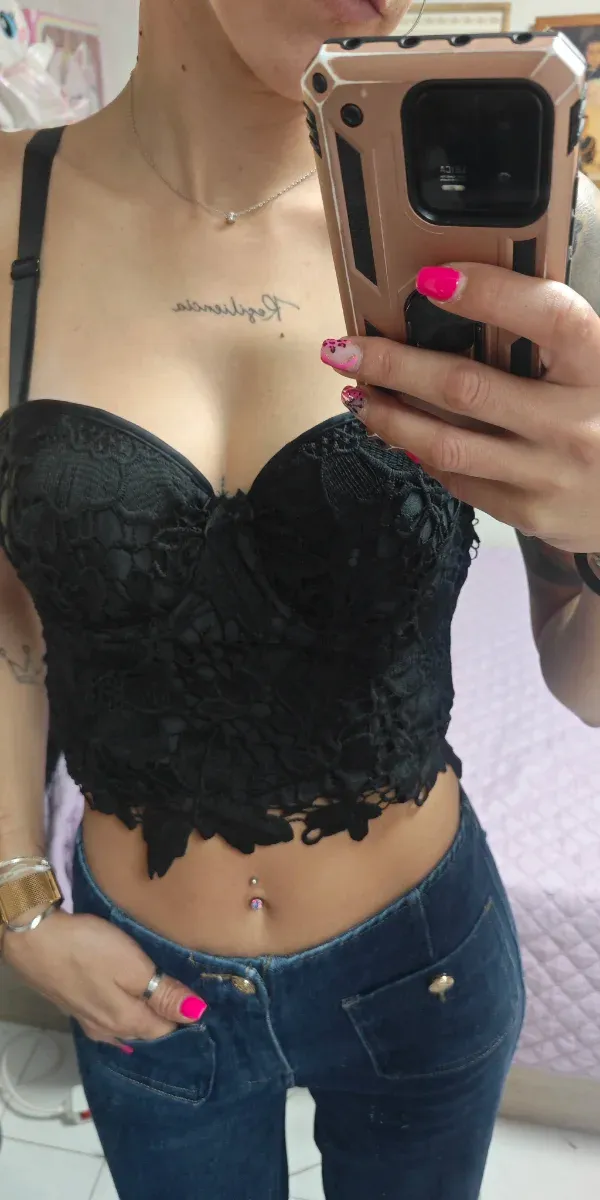 Corsé de encaje negro
Talla 90