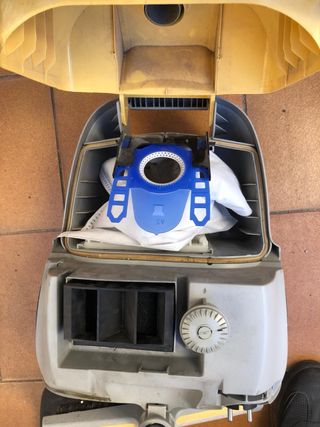 Aspiradora Bosch amarilla