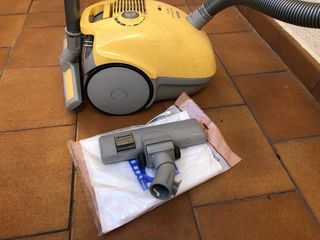 Aspiradora Bosch amarilla